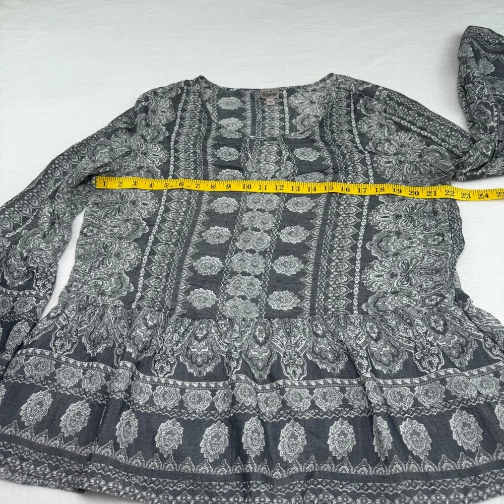 Como Vintage Gray and White floral paisley women’s Blouse Size L - Picture 3 of 10